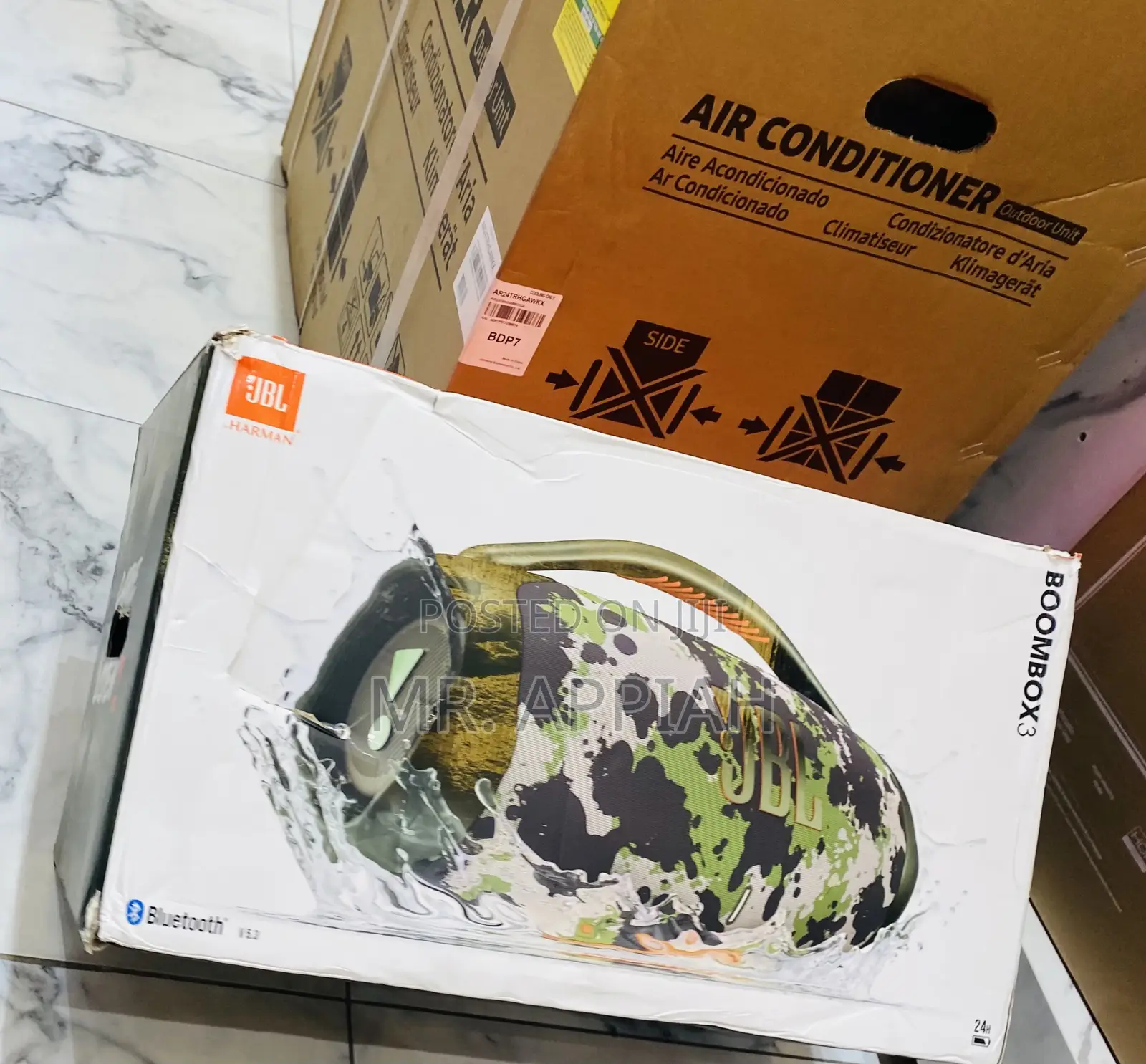 Sleek JBL Boombox 3(5 Watt)Portable Bluetooth Speaker.