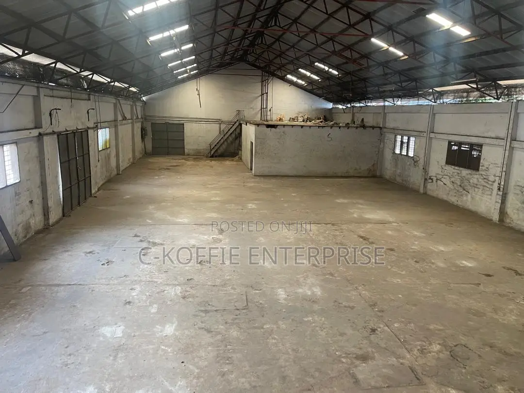 1300 SQM Warehouse + 4 Offices at South Industrial Area for R
