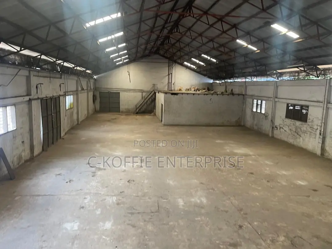 1300 SQM Warehouse + 4 Offices at South Industrial Area for R