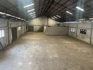 1300 SQM Warehouse + 4 Offices at South Industrial Area for R