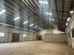 1300 SQM Warehouse + 4 Offices at South Industrial Area for R