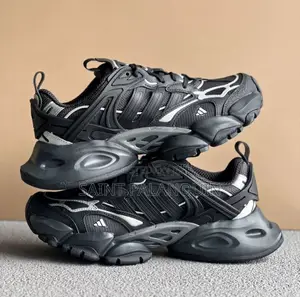 Adidas Sneakers