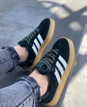 Adidas Sneakers