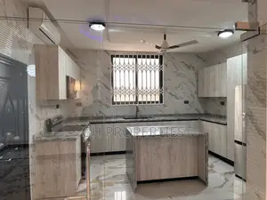 5bdrm Mansion in Agric., Kumasi Metropolitan for sale