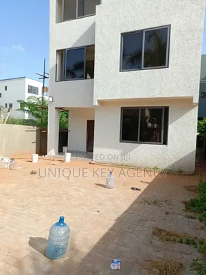 4bdrm Apartment in Unique Key Agency, Airport Residential Area for rent