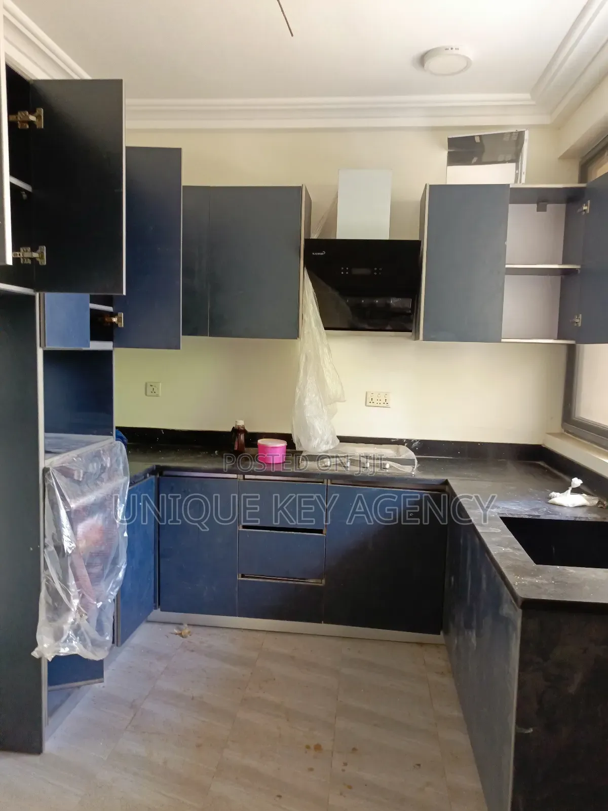 4bdrm Apartment in Unique Key Agency, Airport Residential Area for rent