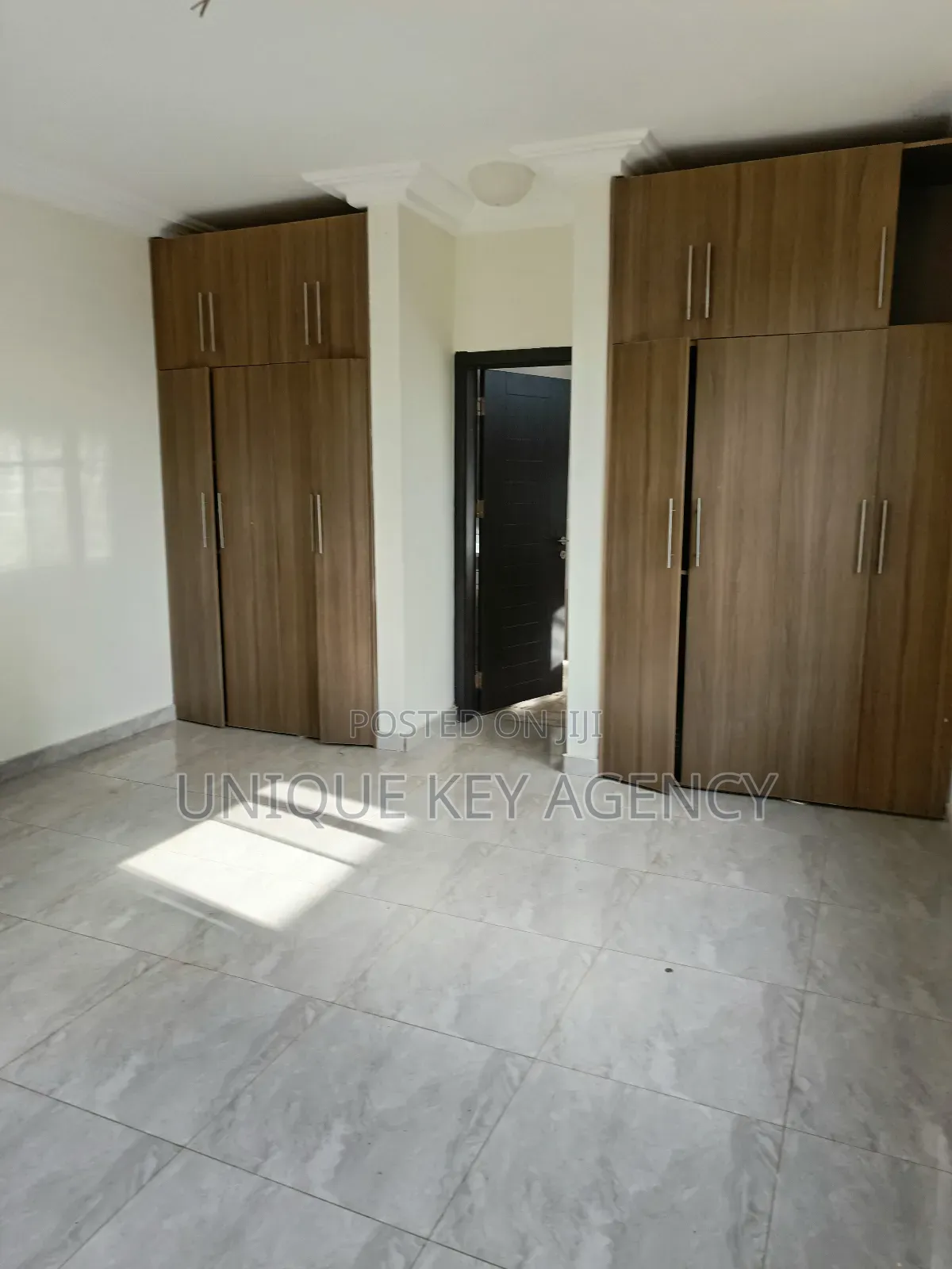 4bdrm Apartment in Unique Key Agency, Airport Residential Area for rent