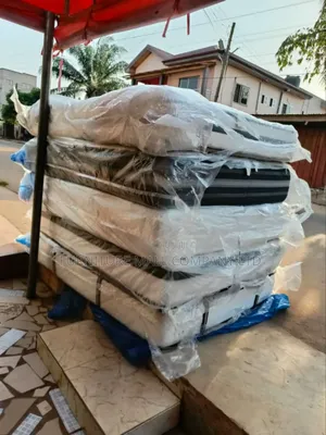 Lots of Lively Memory Foam Queens Mattress . Free Delvy