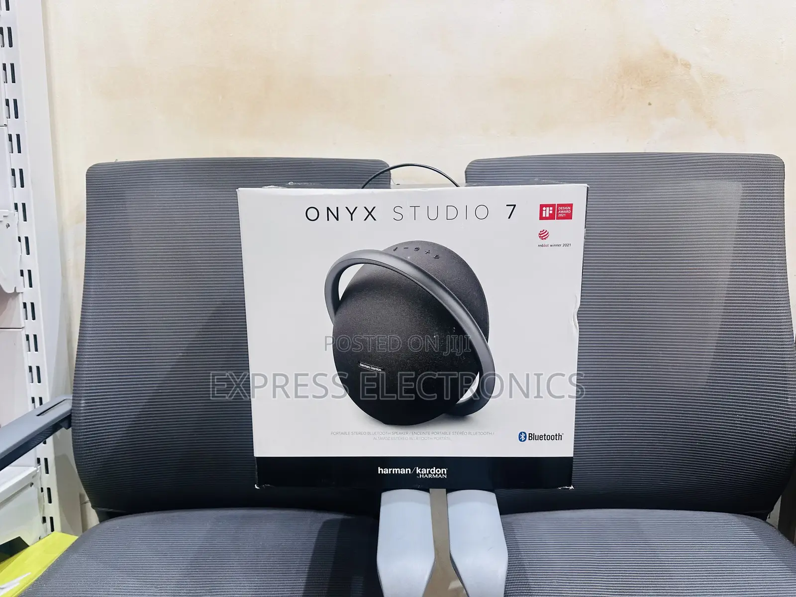 Authentic New Onyx 7 Bluetooth Speaker __* 