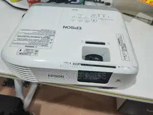 Projector and Screen Rental