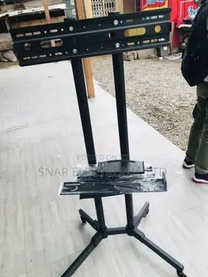 Highly Hard TV Stand With Wheels Height Adjustable 32-65"