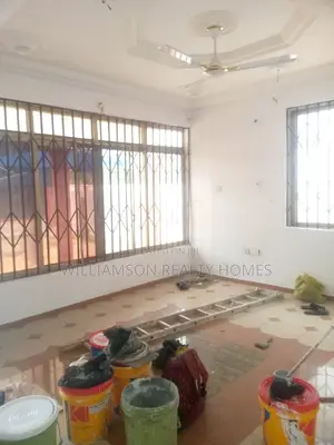 3bdrm House in Community 18 Area, Spintex for rent