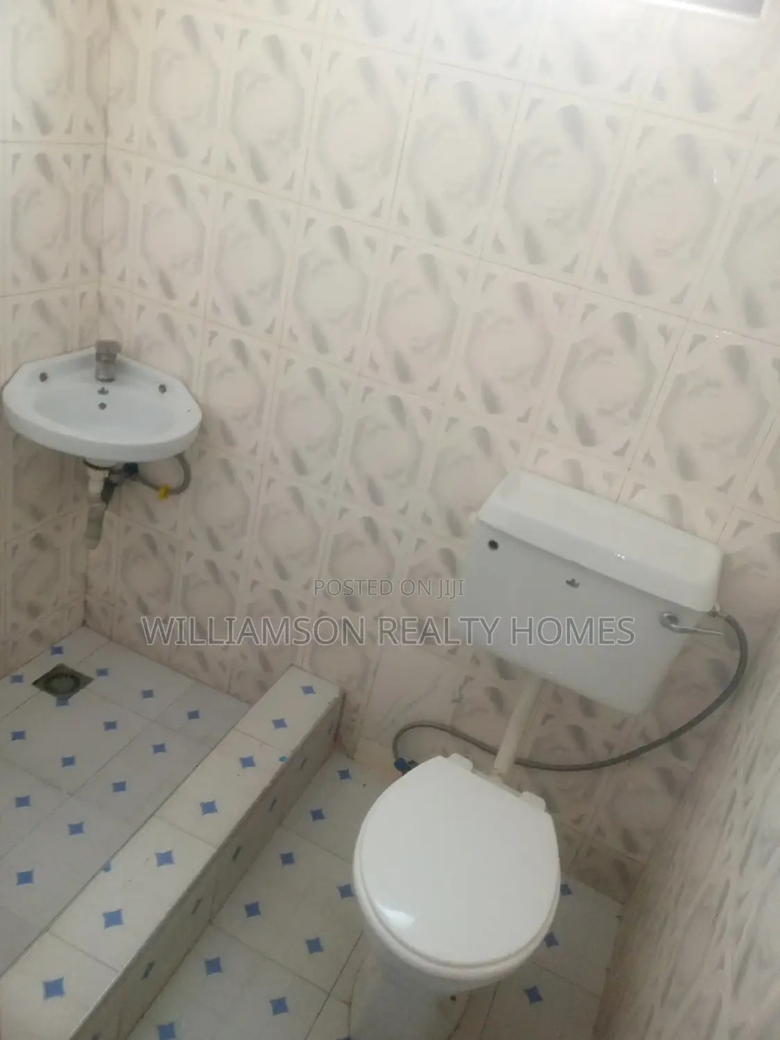 3bdrm House in Community 18 Area, Spintex for rent