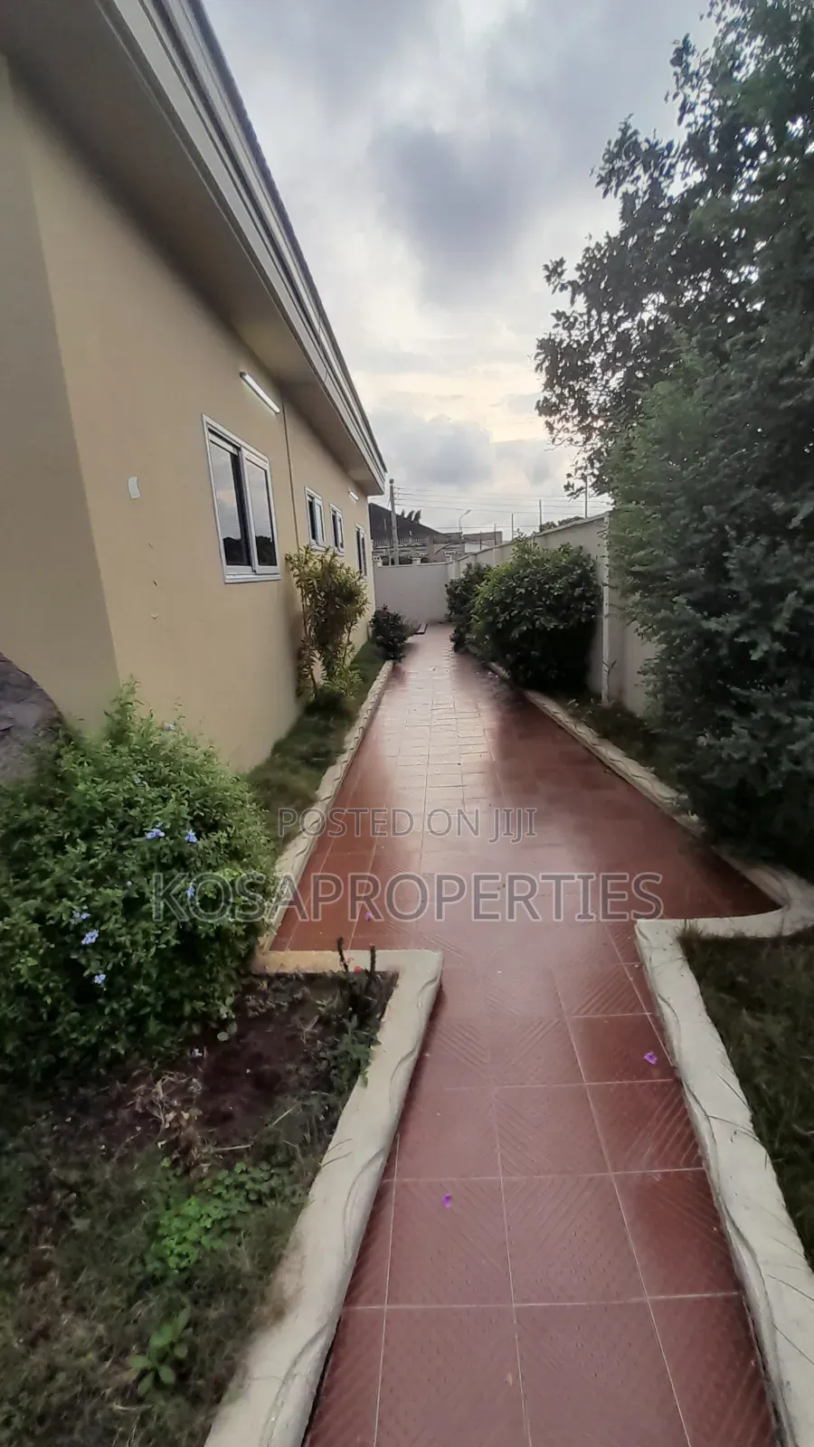 Furnished 7bdrm House in West Legon Near for sale