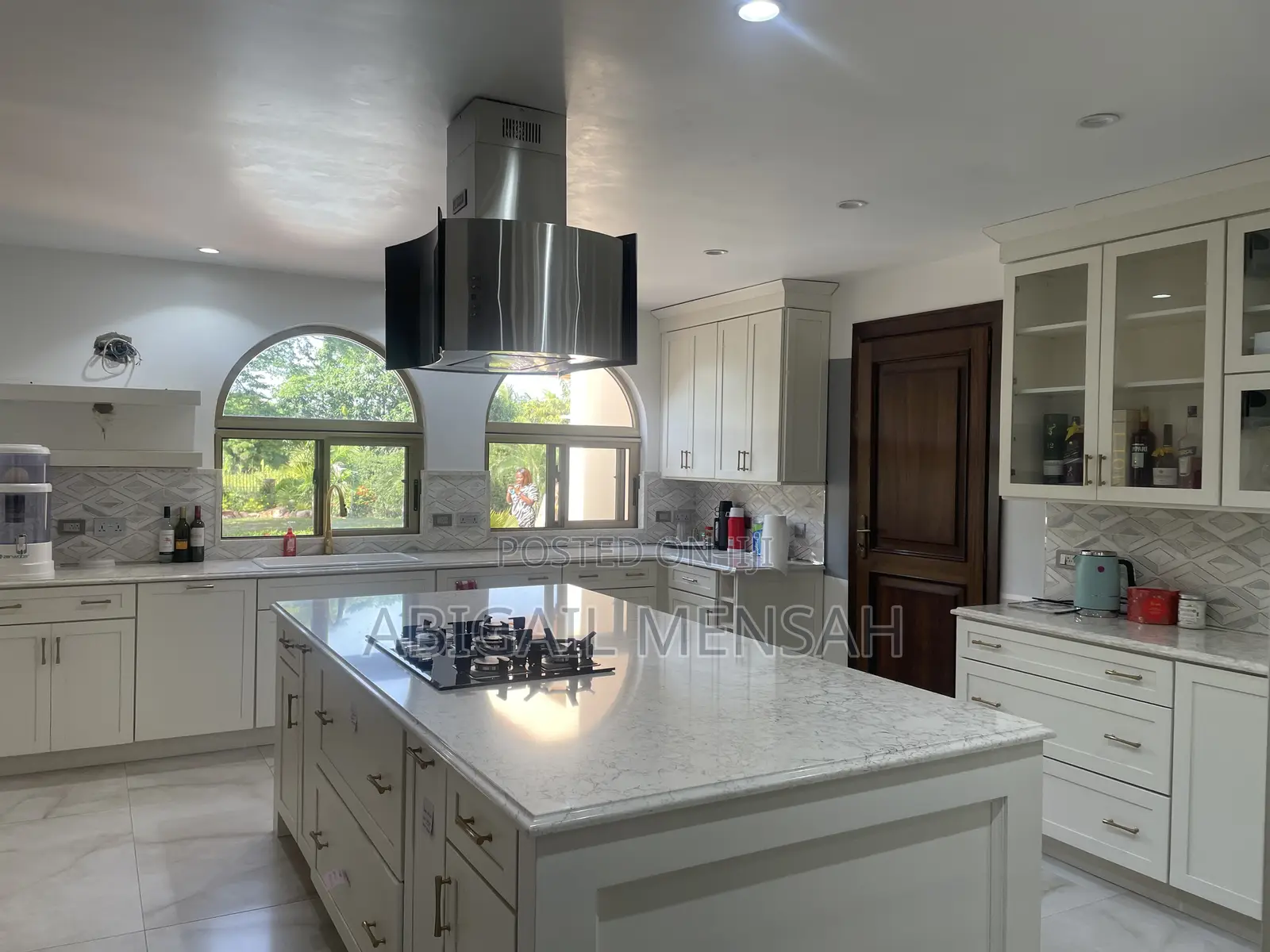 A Luxurious Mansion In Trasacco Valley Estate Phase 1