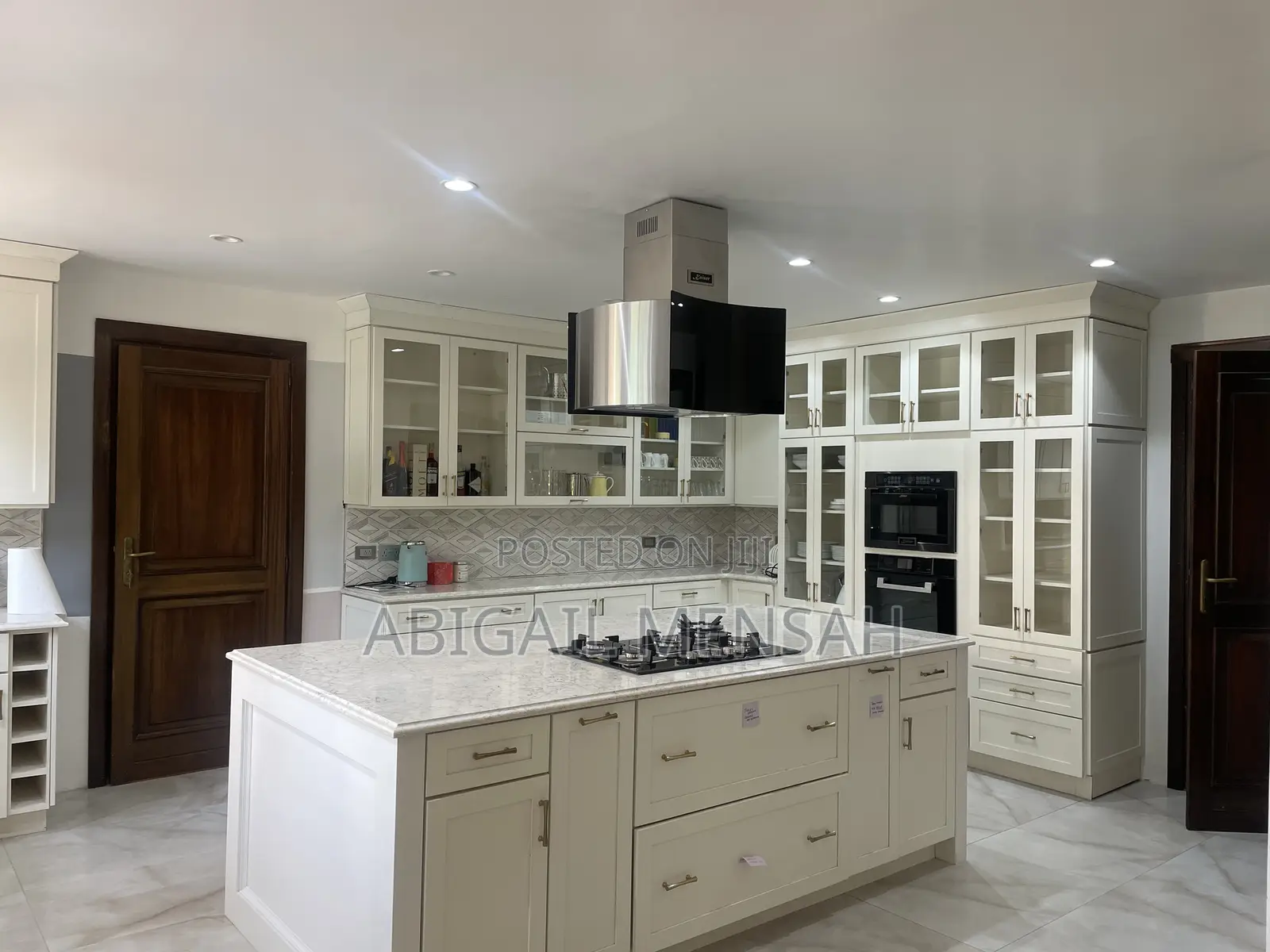A Luxurious Mansion In Trasacco Valley Estate Phase 1