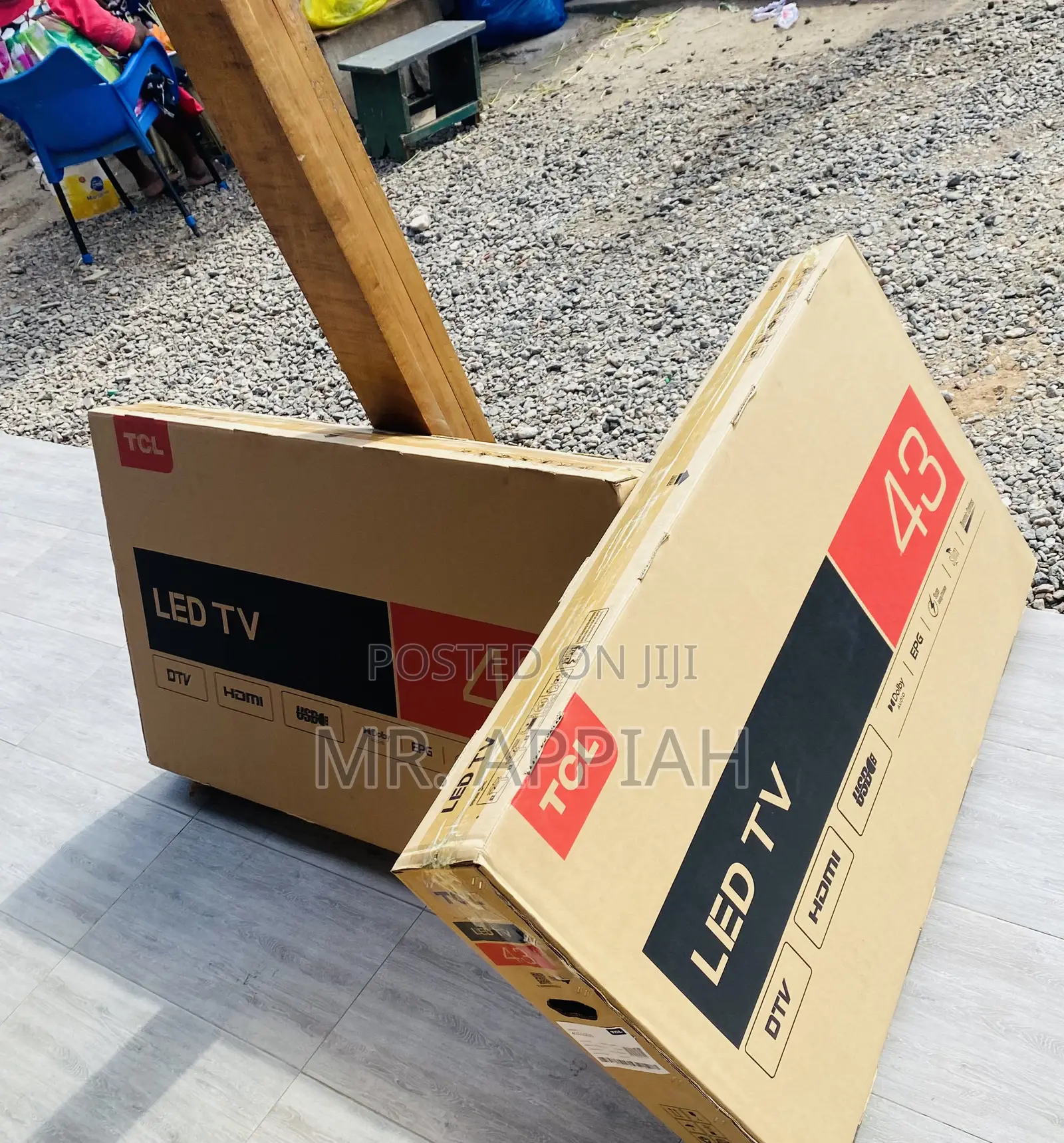 Uniquely Designed TCL 43D3200 43” Full HD Smart Television 