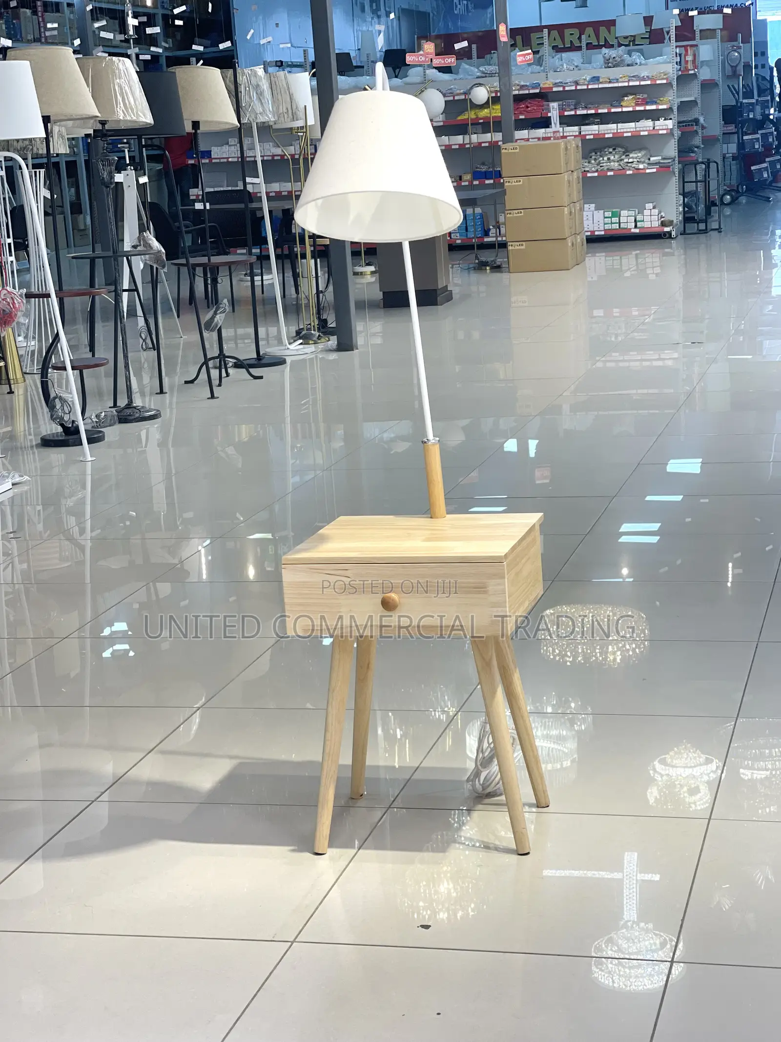 Standing Lamp (White W350)