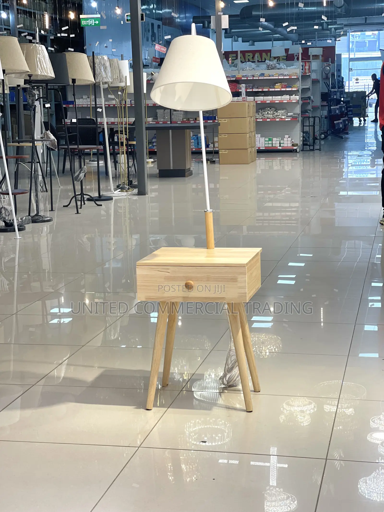 Standing Lamp (White W350)