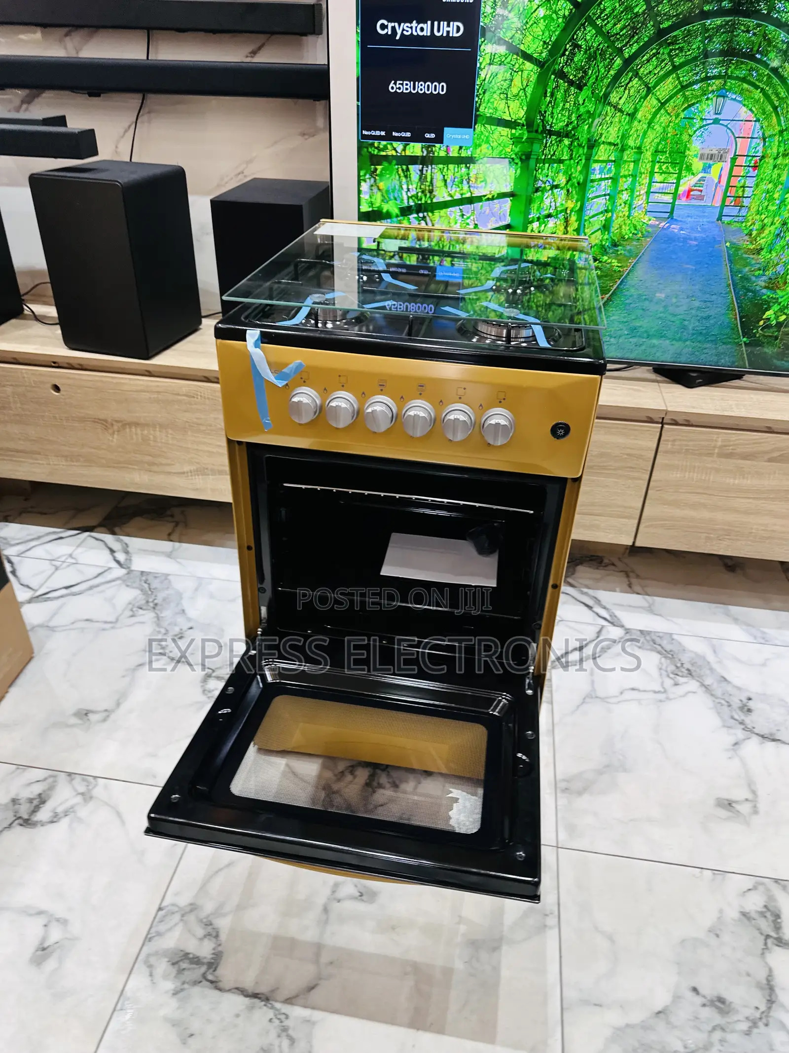Newly Sealed Gold Color Gas Cooker Oven 4burner 50/50.