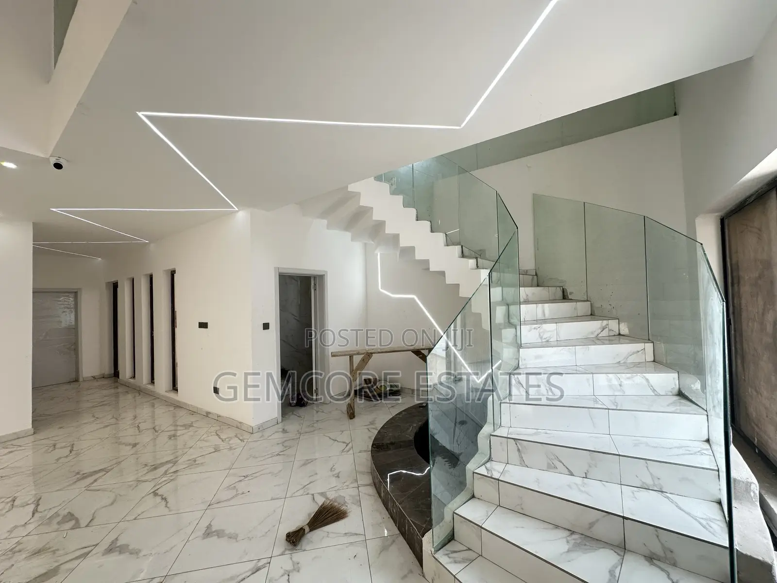 4bdrm Townhouse/Terrace in Puregem Agency, Ashaley Botwe for sale