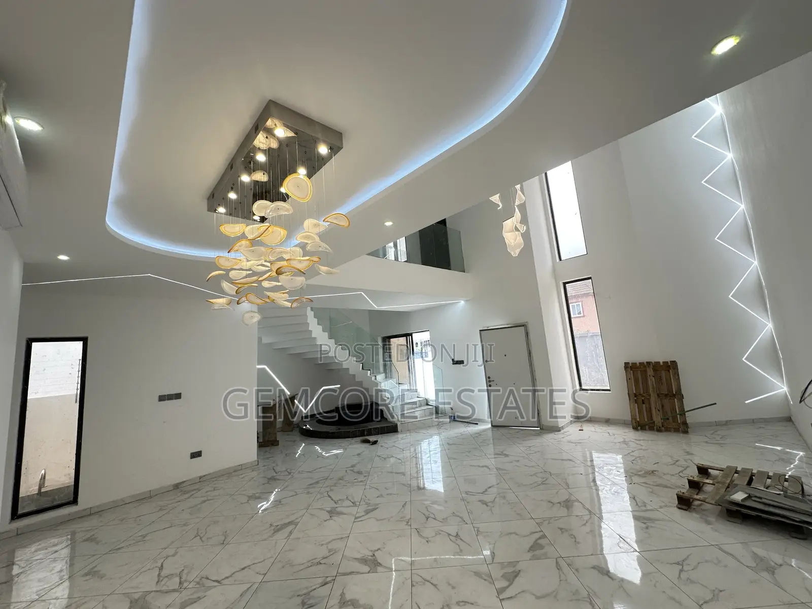 4bdrm Townhouse/Terrace in Puregem Agency, Ashaley Botwe for sale