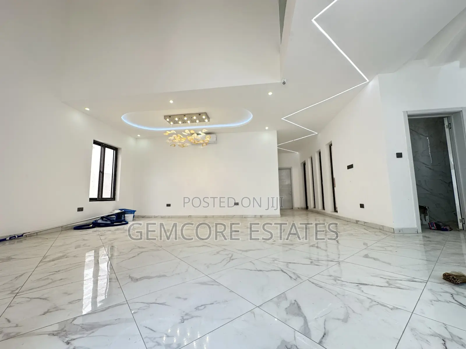 4bdrm Townhouse/Terrace in Puregem Agency, Ashaley Botwe for sale