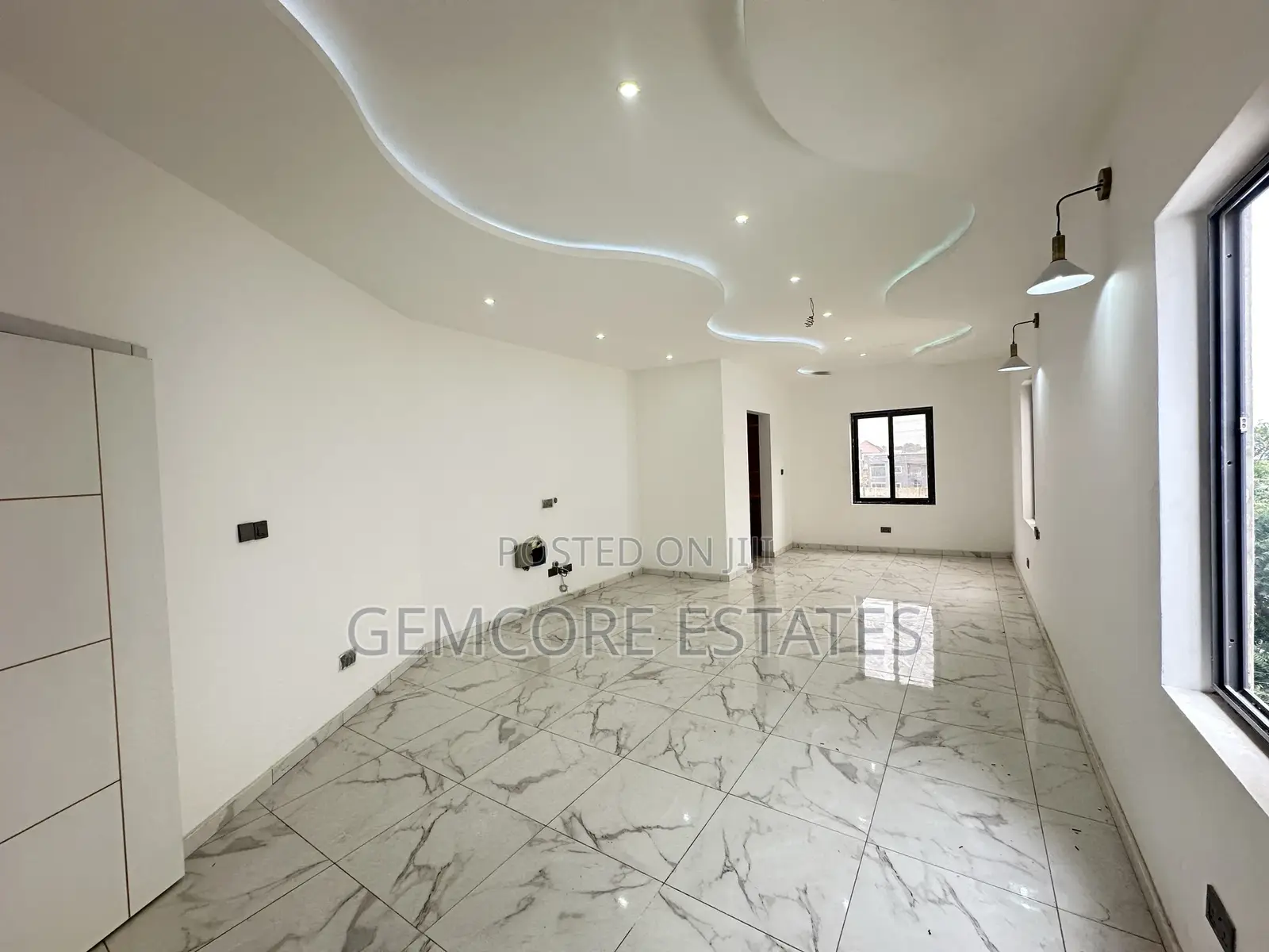 4bdrm Townhouse/Terrace in Puregem Agency, Ashaley Botwe for sale