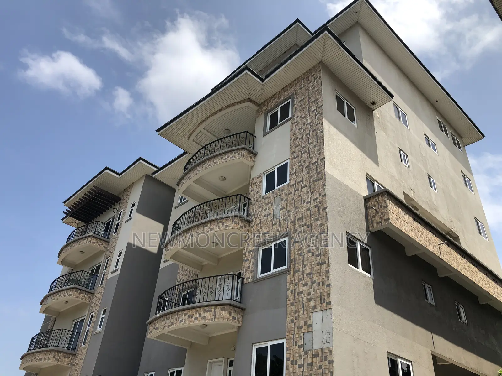 3bdrm Apartment in Accra,Ridge. for sale