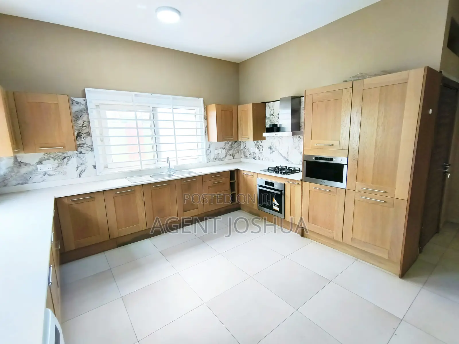 4bdrm House in Manet Court Estate, Airport Residential Area for rent