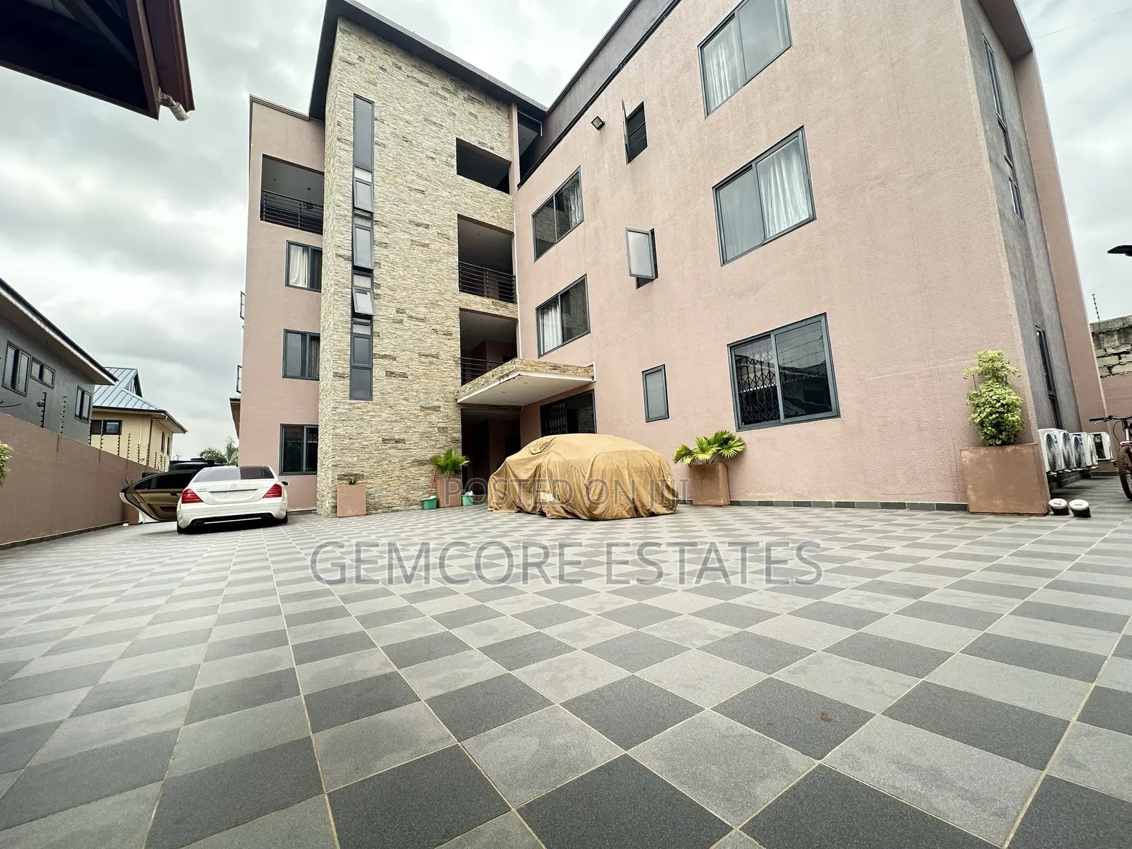Furnished 1bdrm Apartment in Trasacco Estate, East Legon for rent