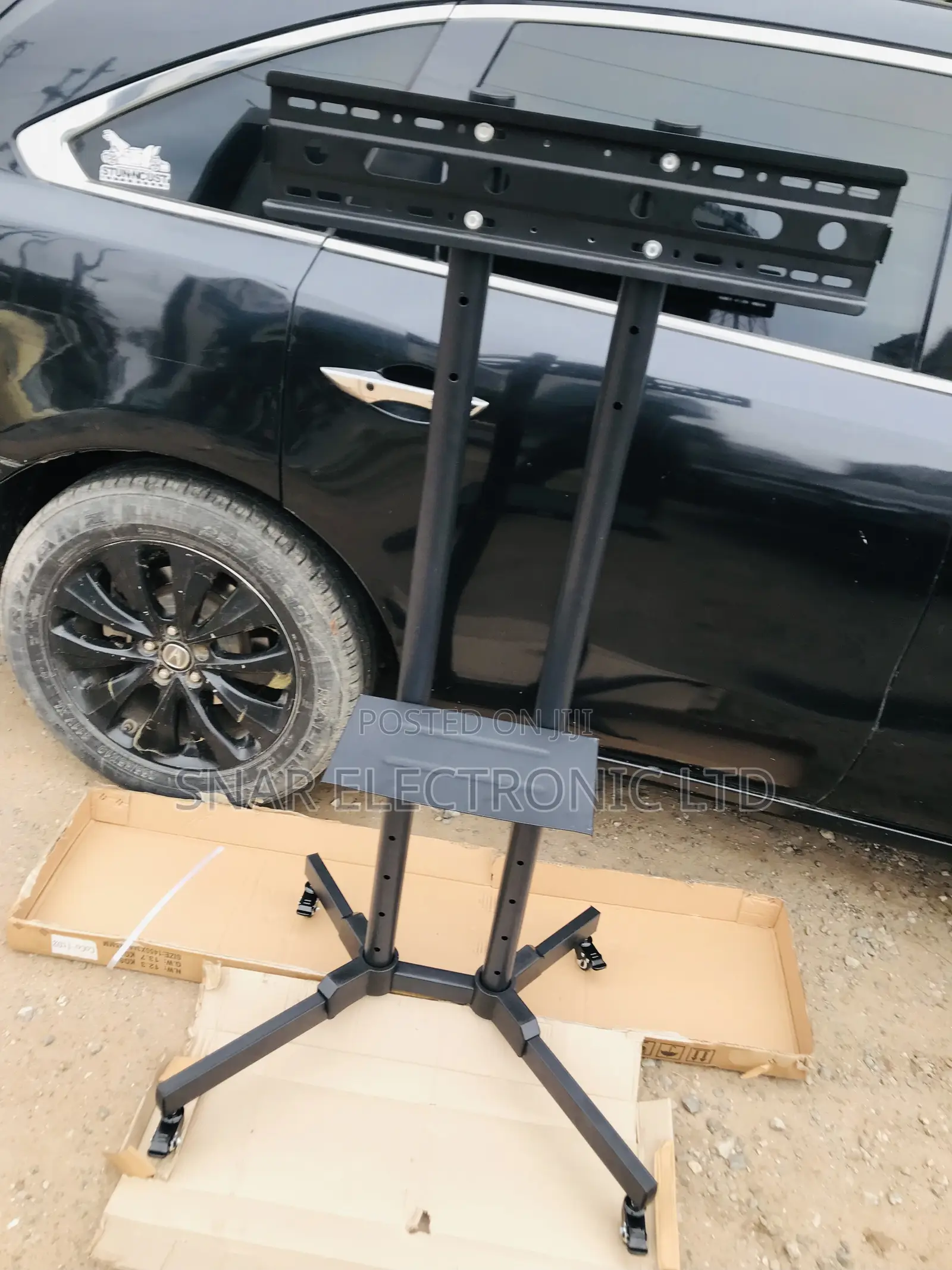 Adorable Mobile TV Stand Rolling Movable for Most 32"-70