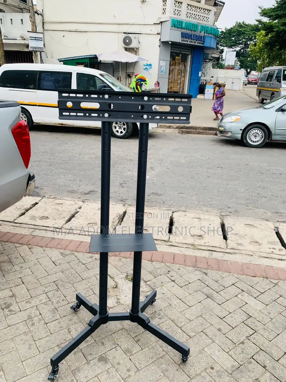 Durable Mobile(Black)Tv Stand With Wheels for 32”-70”.