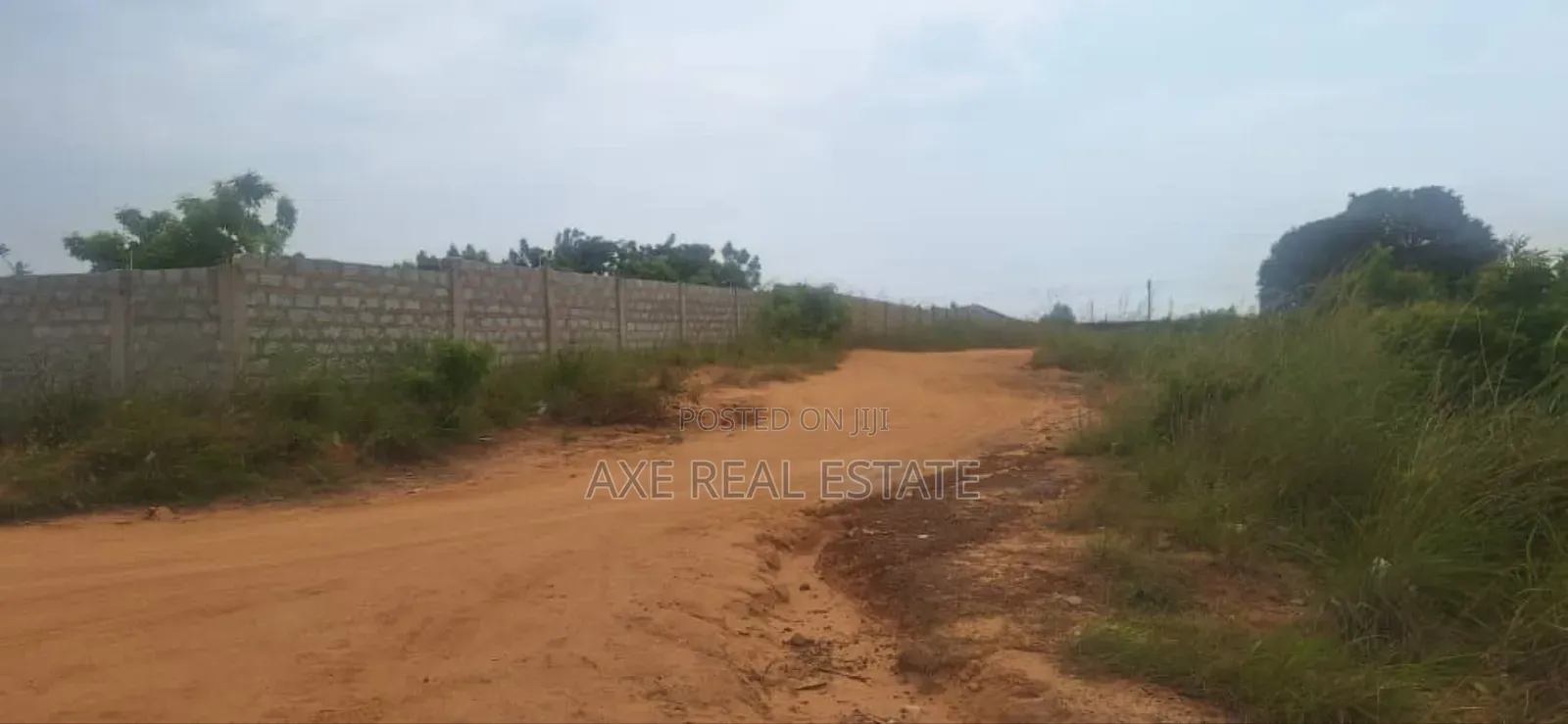 Elegant Demarcation on Half Plots at Tema Community 25