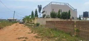 Elegant Demarcation on Half Plots at Tema Community 25