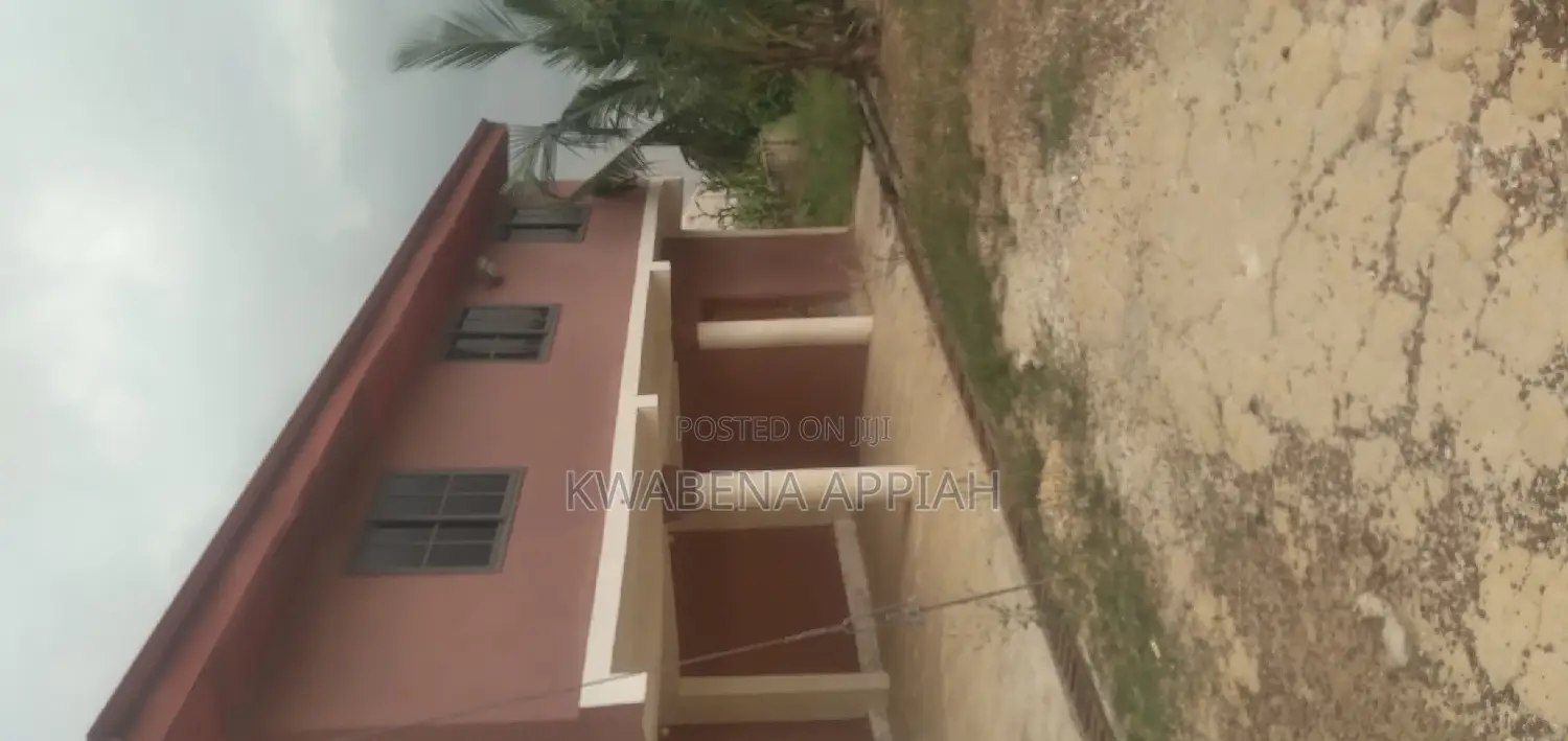 Warehouse Is on Sales at Essreso Adagya