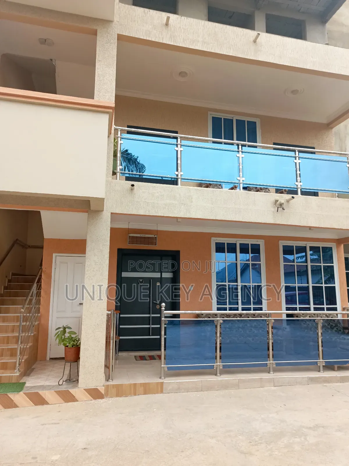 2bdrm Apartment in Unique Key Agency, Baatsona Total for rent