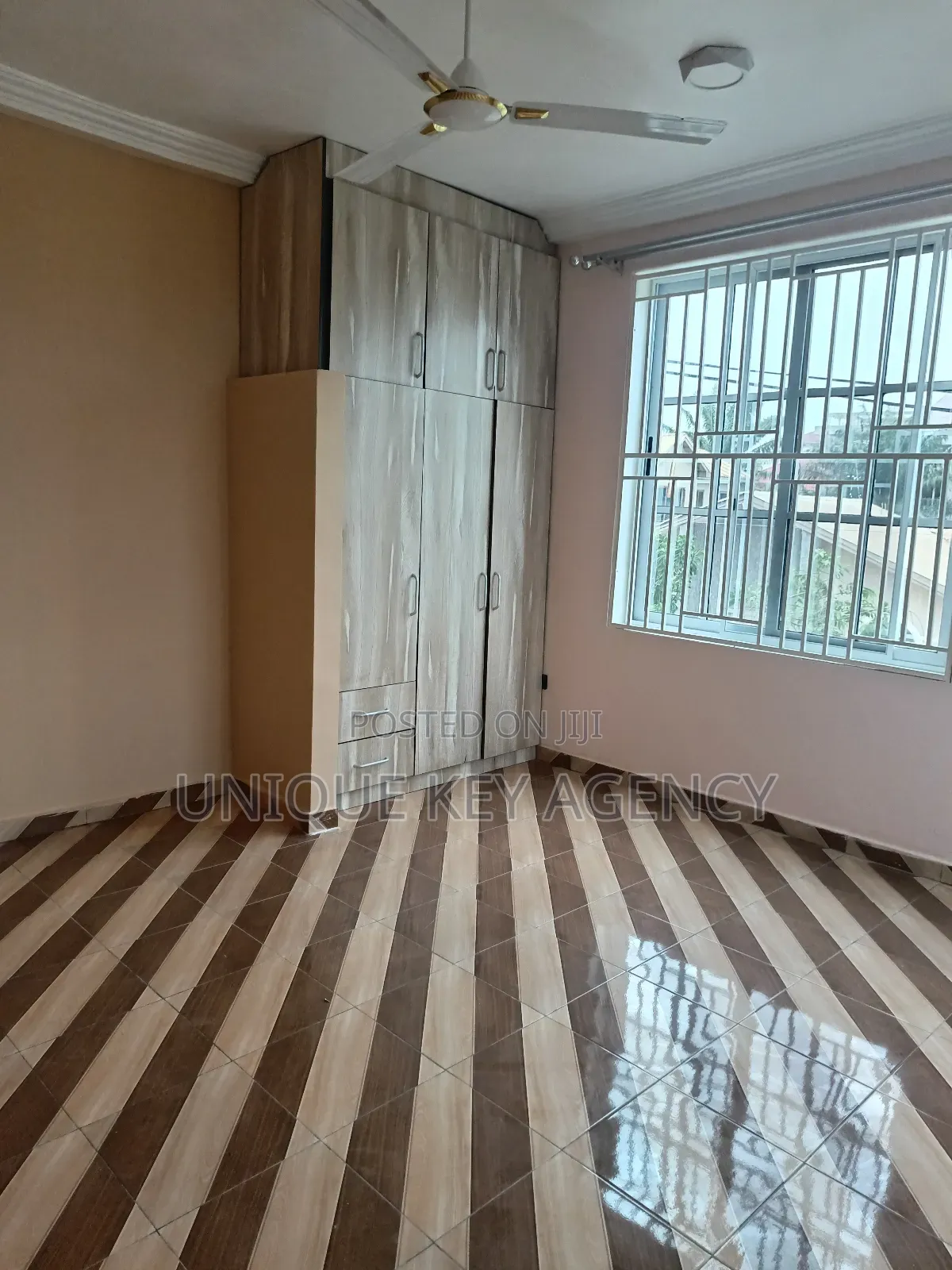 2bdrm Apartment in Unique Key Agency, Baatsona Total for rent