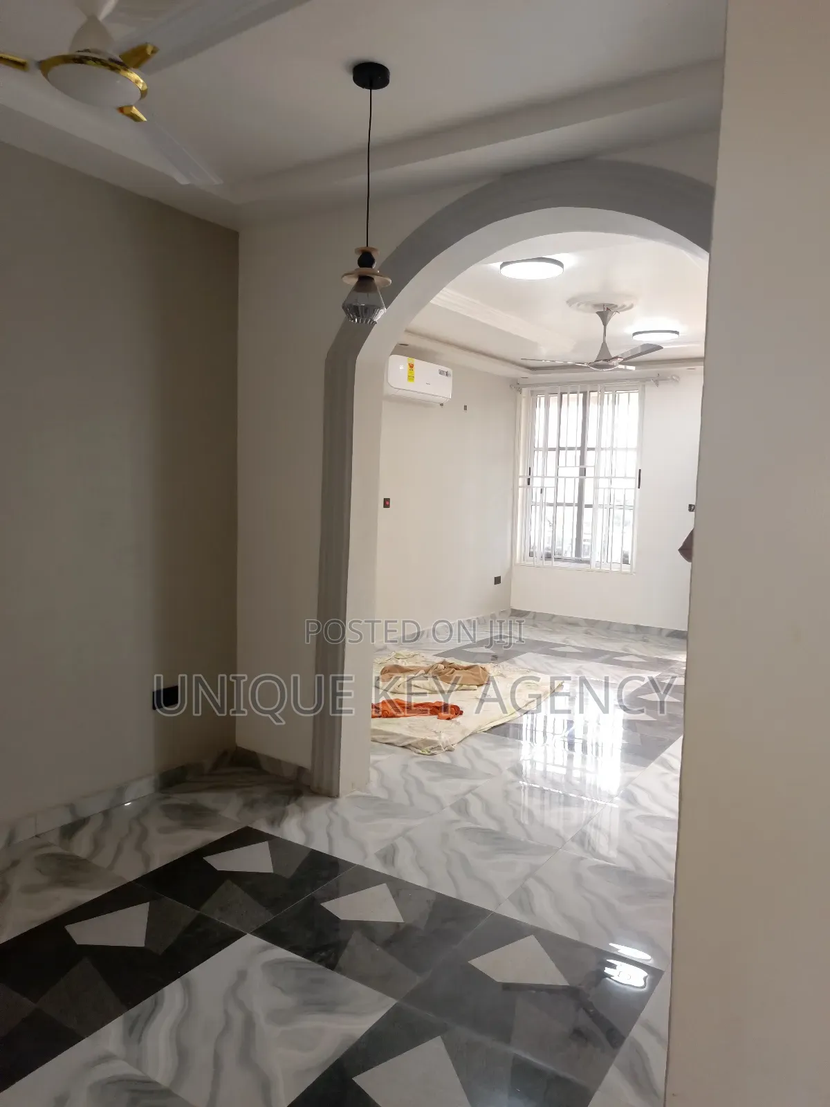 2bdrm Apartment in Unique Key Agency, Baatsona Total for rent