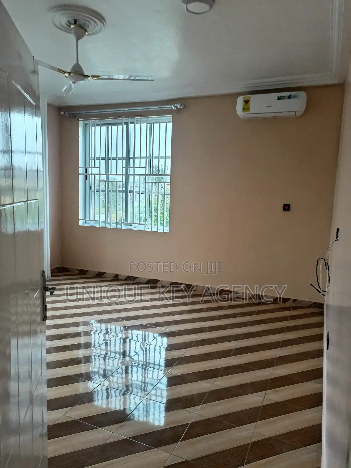 2bdrm Apartment in Unique Key Agency, Baatsona Total for rent