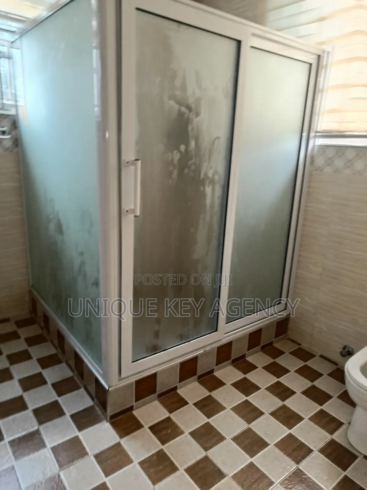 2bdrm Apartment in Unique Key Agency, Baatsona Total for rent