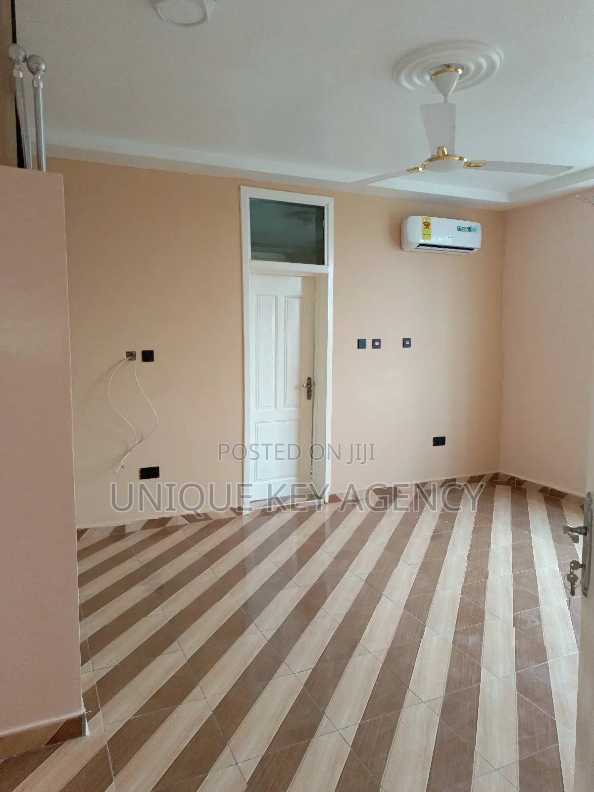 2bdrm Apartment in Unique Key Agency, Baatsona Total for rent