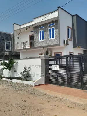 5bdrm House in Lashibi, Tema Metropolitan for sale