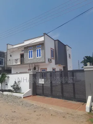 5bdrm House in Lashibi, Tema Metropolitan for sale