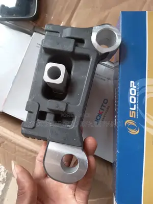 Nissan Juke Engine Seat Original