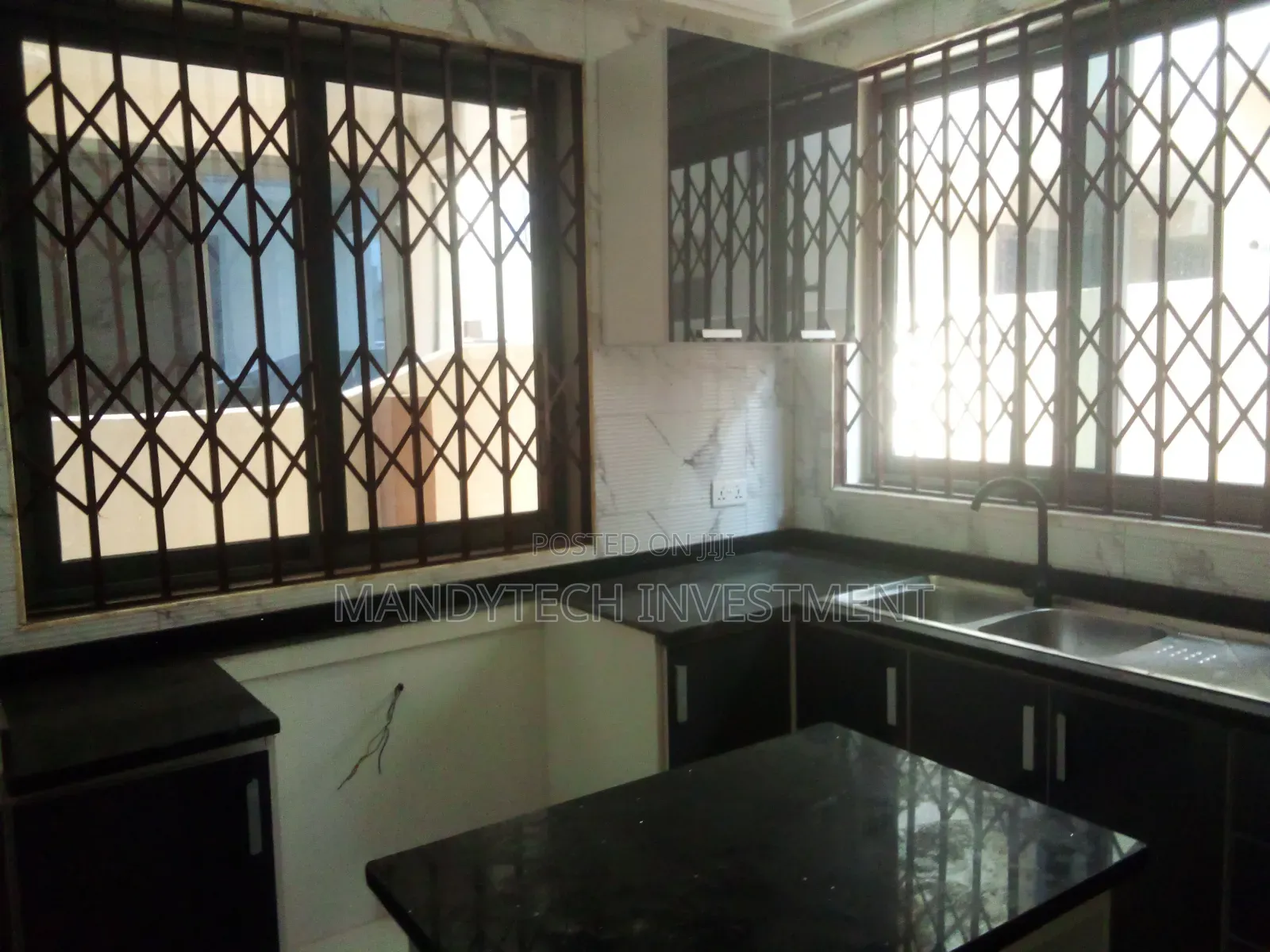3bdrm Duplex in Oyarifa Mall Area for sale