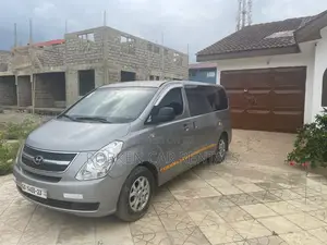 Rent a Van-Hyundai Starex