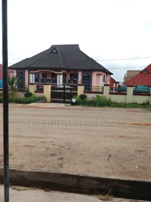 10bdrm House in Fredimens Real, Kumasi Metropolitan for sale
