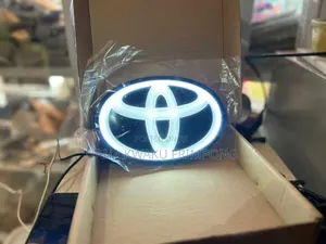 Toyota Land Cruiser Front Crown (Glass With Light Available)