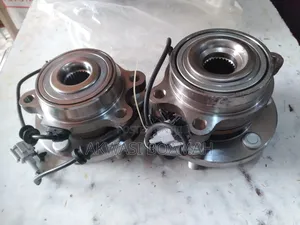 Navarra, Pathfinder 2006 Wheel Hub Front and Back